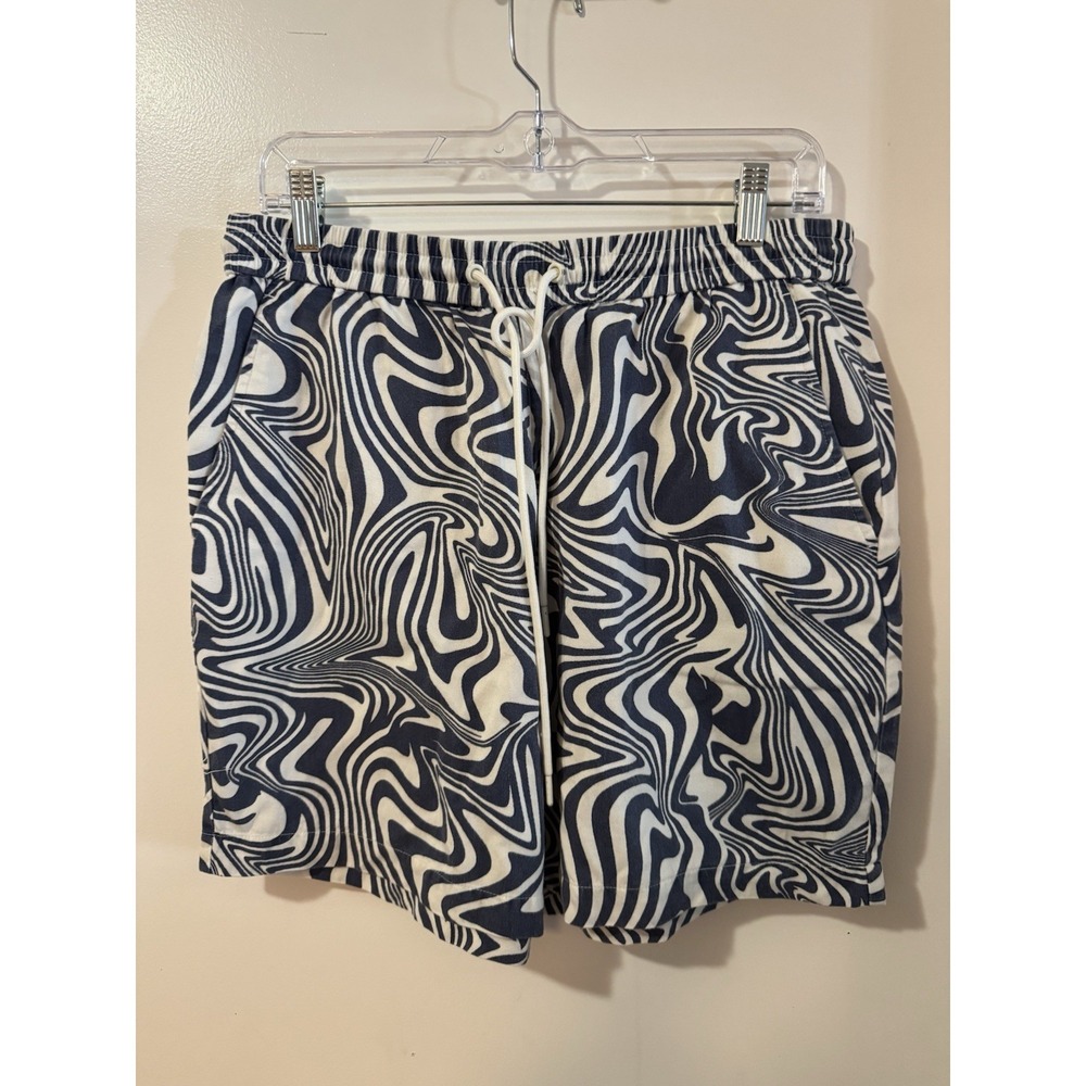 Mode of One‎ Men's Distorted Wave Relaxed Fit Shorts in White Blue M